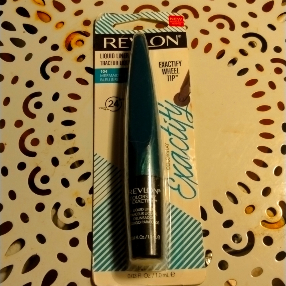 Revlon ColorStay exactly exactly wheel tip liquid liner 104 mermaid blue